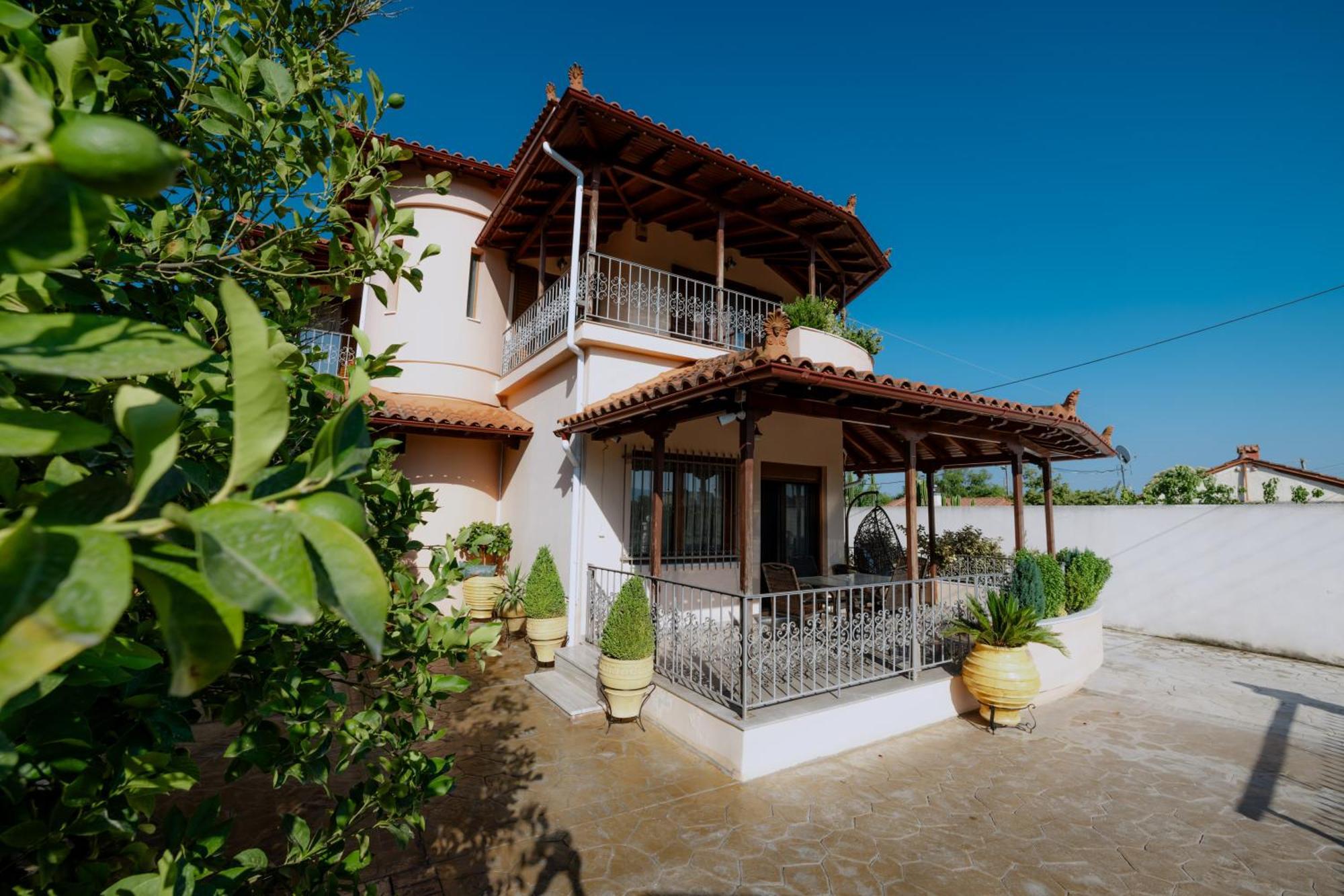 Lala Luxury House Holiday home *